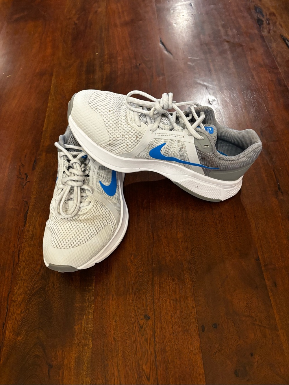 Nike Run Swift 2 Gray Athletic Sneakers with Blue Swoosh